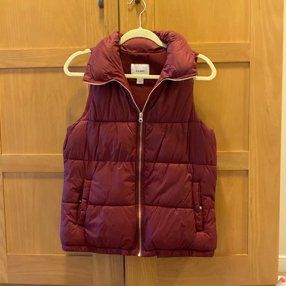 Red puffy vest size small